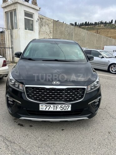 Kia Carnival-2