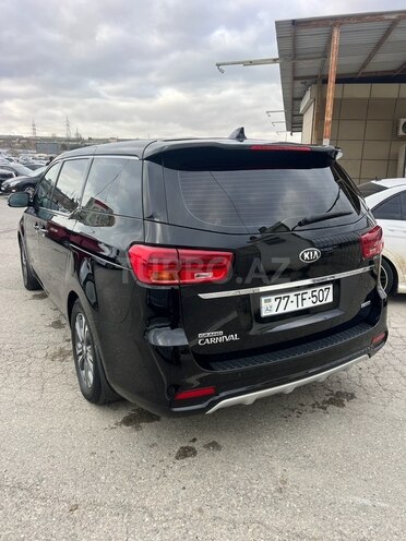 Kia Carnival-7