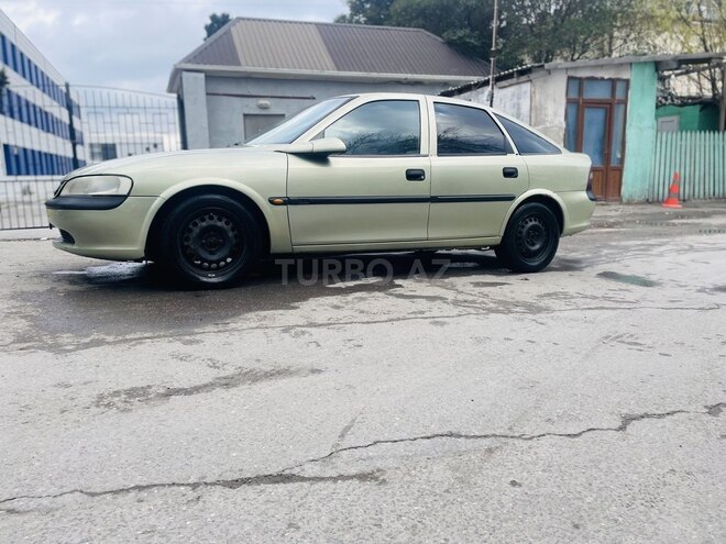Opel Vectra 1996, 166,000 km - 1.6 l - Bakı