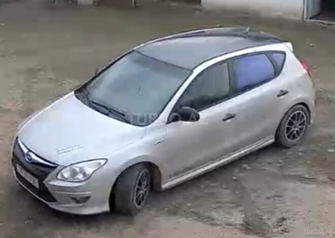 Hyundai i30 2007, 330,000 km - 1.6 л - Bakı