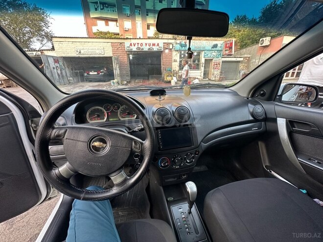 Chevrolet Aveo-10