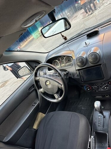 Chevrolet Aveo-8
