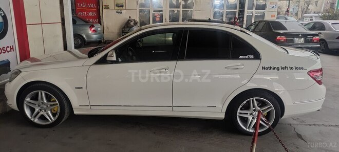 Mercedes C 250 2008, 318,000 km - 2.5 л - Bakı