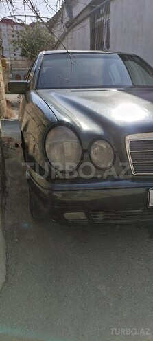 Mercedes E 220 1997, 472,580 km - 2.2 l - Bakı