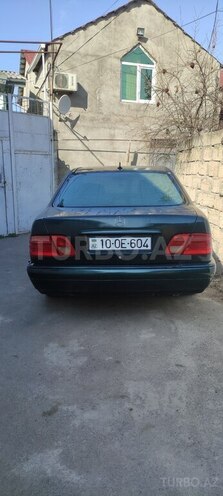 Mercedes E 220 1997, 472,580 km - 2.2 l - Bakı