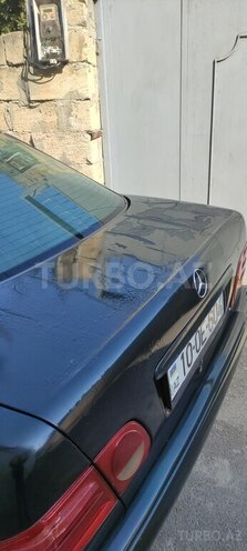 Mercedes E 220 1997, 472,580 km - 2.2 l - Bakı