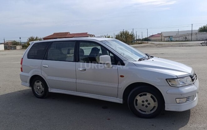 Mitsubishi Chariot 2000, 196,052 km - 2.4 l - Bakı