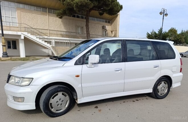 Mitsubishi Chariot 2000, 196,052 km - 2.4 l - Bakı