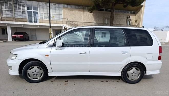Mitsubishi Chariot 2000, 196,052 km - 2.4 l - Bakı