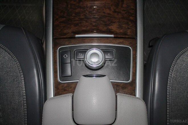Mercedes E 300 d 2010, 287,000 km - 3.0 l - Bakı