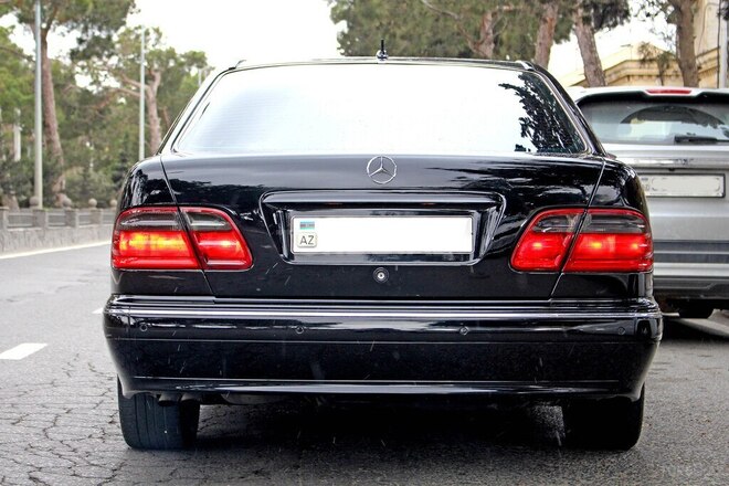 Mercedes E 320 2000, 630,000 km - 3.2 l - Bakı