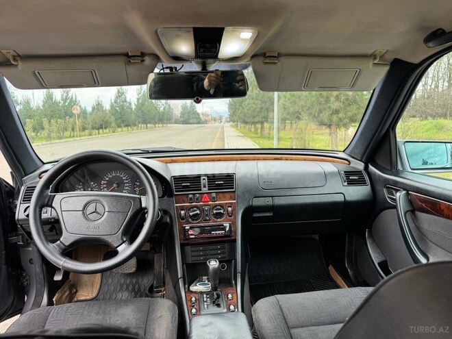 Mercedes C 240 1997, 284,000 km - 2.4 l - Masallı