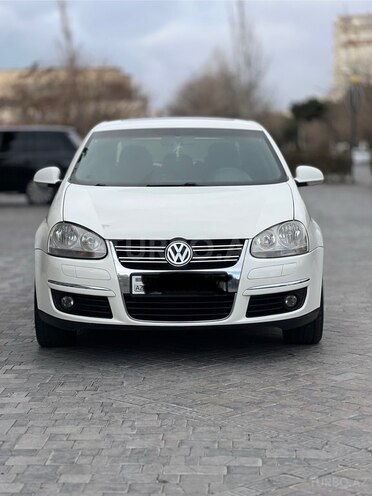 Volkswagen Jetta-1