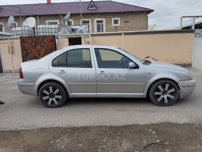 Volkswagen Bora 2000, 200,000 km - 2.3 l - Şirvan