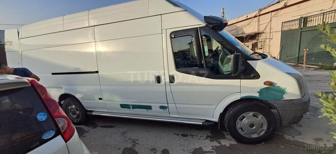 Ford Transit-3