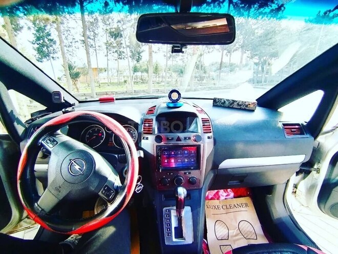 Opel Zafira-6
