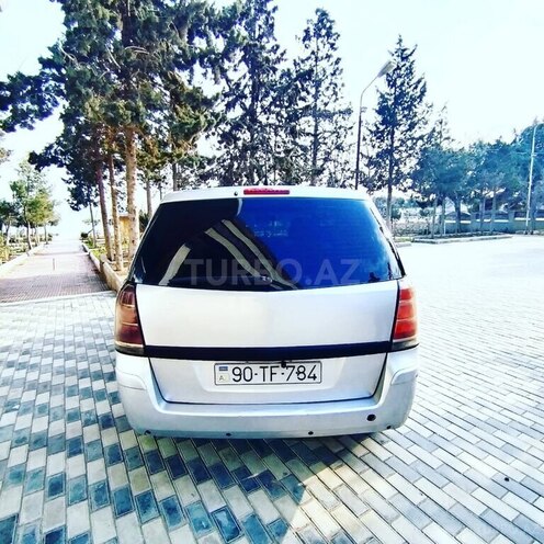 Opel Zafira-5