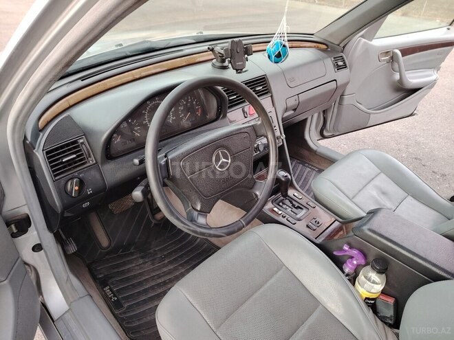 Mercedes C 230 1998, 328,000 km - 2.3 l - Füzuli