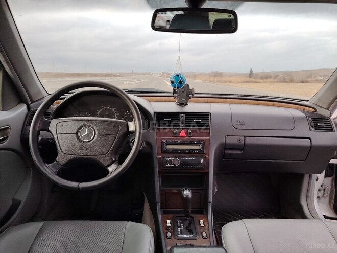 Mercedes C 230 1998, 328,000 km - 2.3 l - Füzuli
