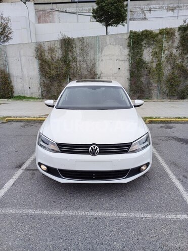 Volkswagen Jetta-1