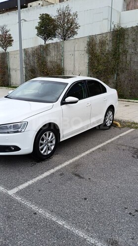 Volkswagen Jetta-6