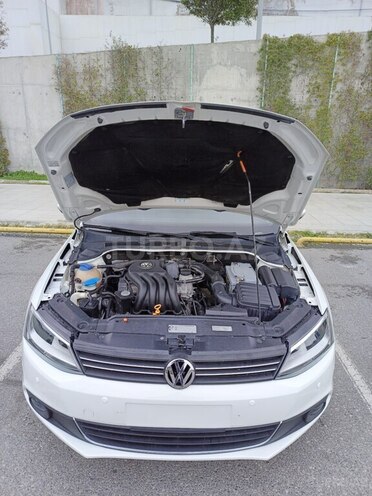 Volkswagen Jetta-4