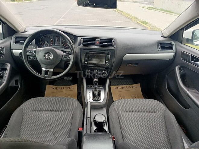 Volkswagen Jetta-7