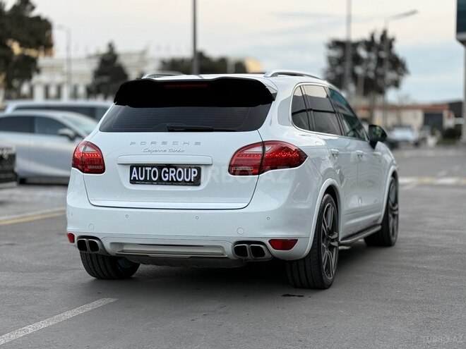 Porsche Cayenne Turbo-9
