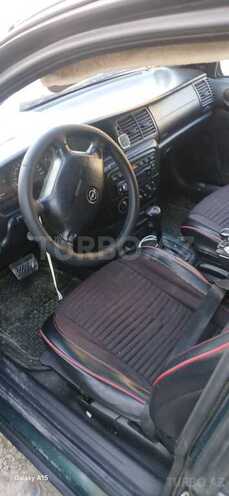 Opel Vectra-4