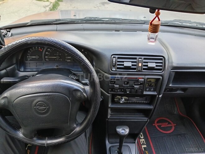 Opel Vectra-8