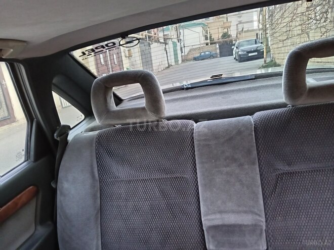 Opel Vectra-9