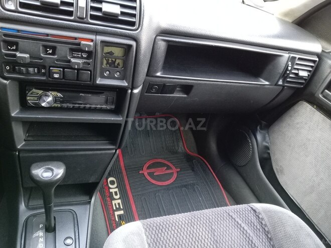 Opel Vectra-10