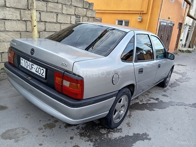 Opel Vectra-3