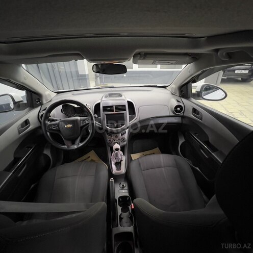 Chevrolet Aveo-11