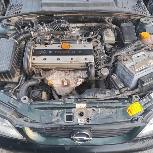 Opel Vectra-11