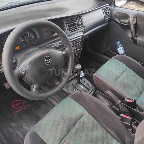 Opel Vectra-7