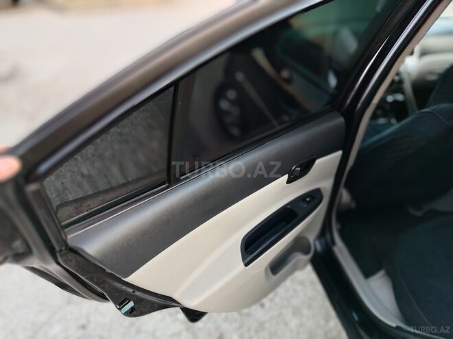 Hyundai Accent-13