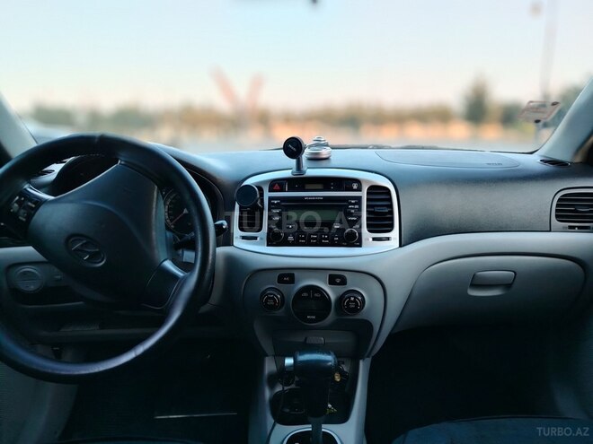 Hyundai Accent-3