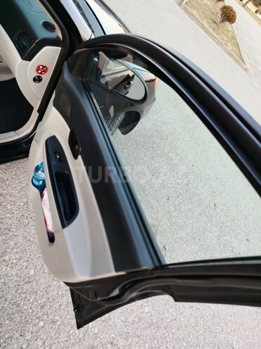 Hyundai Accent-10