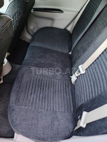 Hyundai Accent-7