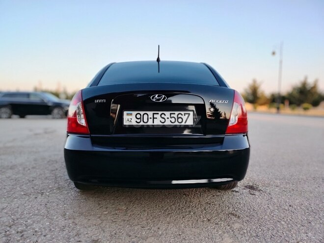 Hyundai Accent-2