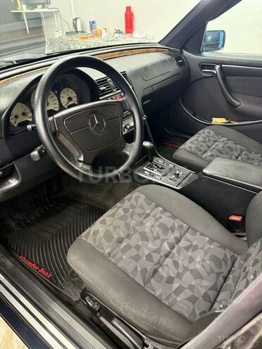 Mercedes C 200 1998, 272,000 km - 2.0 l - Qəbələ