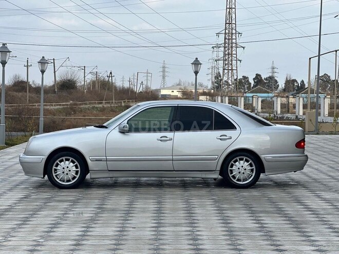 Mercedes E 220 d 2000, 289,207 km - 2.2 l - Saatlı