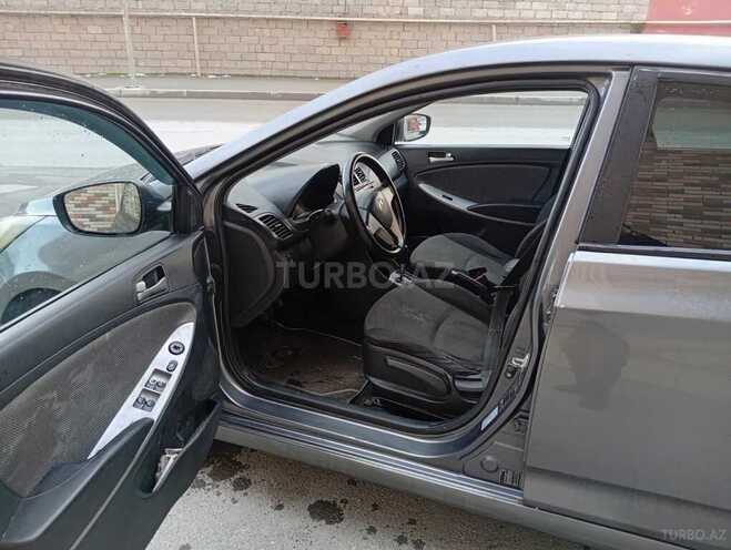 Hyundai Accent-9