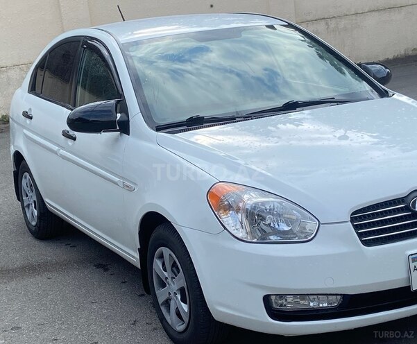 Hyundai Accent-5