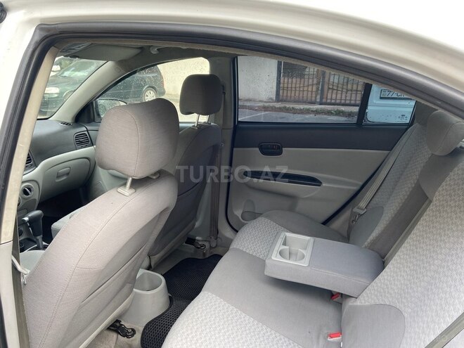 Hyundai Accent-16