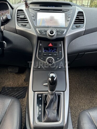 Hyundai Avante-11