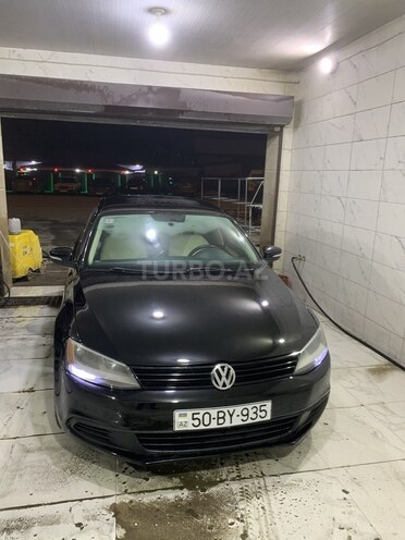 Volkswagen Jetta-2