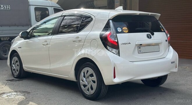 Toyota Aqua 2018, 90,000 km - 1.5 l - Bakı