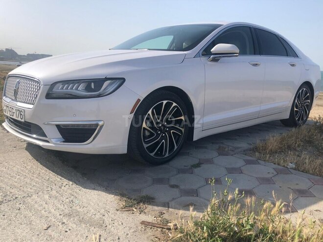Lincoln MKZ-4